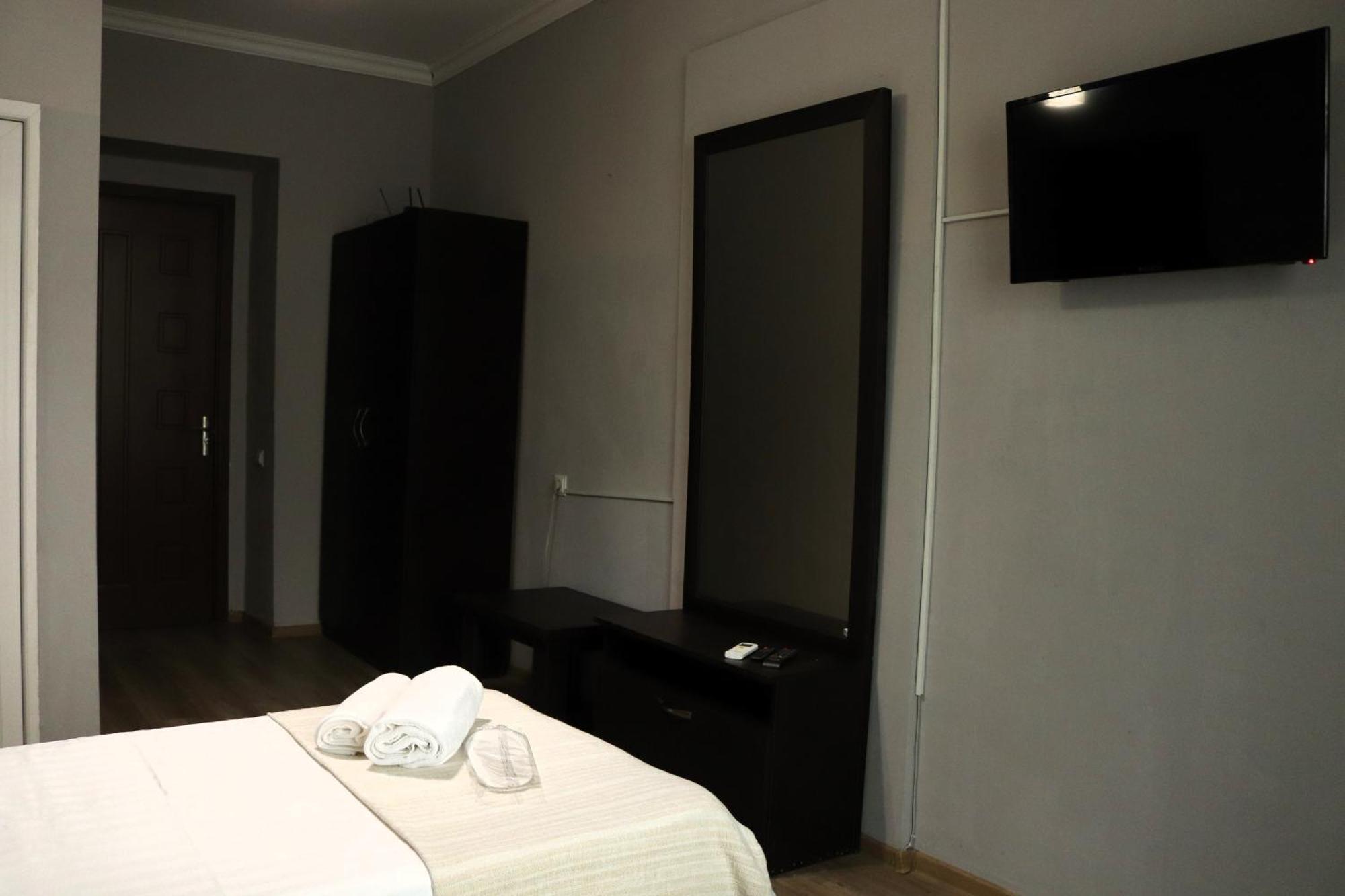 Erekle 8/10 Appartement Tbilisi Buitenkant foto